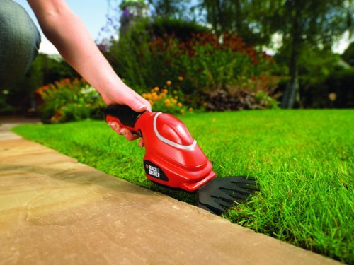 BLACK & DECKER akumulatorske škare za živicu i ukrasno grmlje 7,2V GSL700KIT