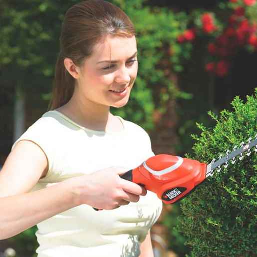 BLACK & DECKER akumulatorske škare za živicu i ukrasno grmlje 7,2V GSL700KIT