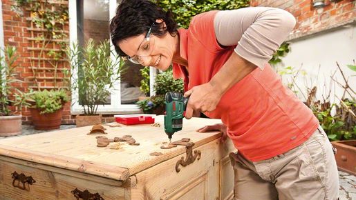 BOSCH akumulatorski izvijač PSR Select