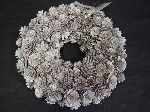 Vijenac od šišarki 22cm