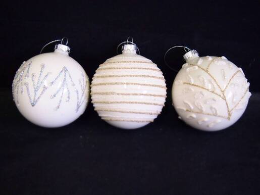 Dekorirane staklene kuglice 8cm/3kom - bijela s detaljima