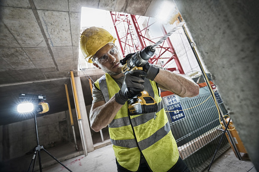 DEWALT XR akumulatorski udarna bušilica-odvijač 18V 5Ah DCD996P3