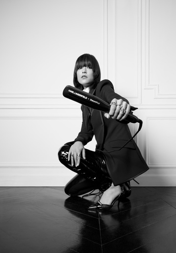 L'Oréal Professionnel STEAMPOD 3.0 Karl Lagerfeld uređaj za stiliziranje kose za kućnu upotrebu + poklon torbica Karl Lagerfeld