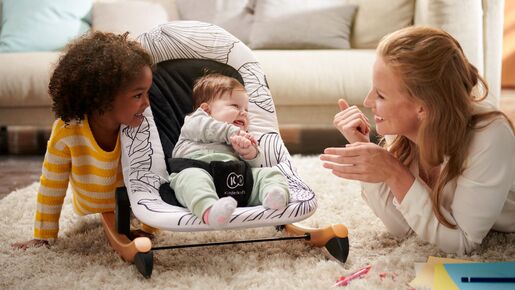 Kinderkraft njihaljka Bouncer FINIO, crno-bijela