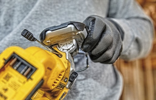 DEWALT akumulatorska ubodna pila DCS334NT 18V  - SAMO ALAT