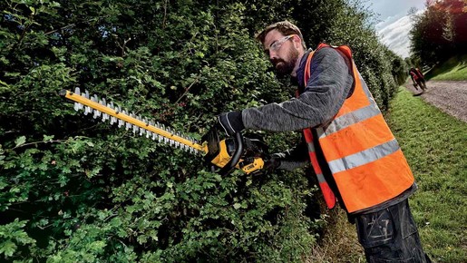 DEWALT akumulatorske škare za živicu DCM563P1 - 18 V u setu sa baterijom  5.0 Ah + punjač