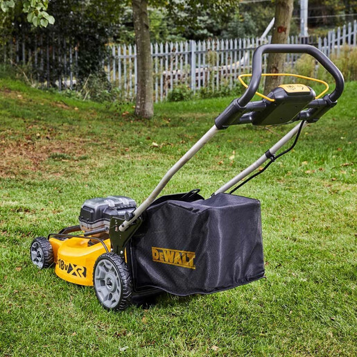 DEWALT akumulatorska kosilica DCMW564P2 18 V - u setu sa dvije baterije 5,0 Ah + punjač