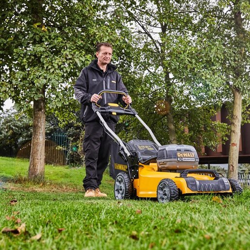 DEWALT akumulatorska kosilica DCMW564P2 18 V - u setu sa dvije baterije 5,0 Ah + punjač