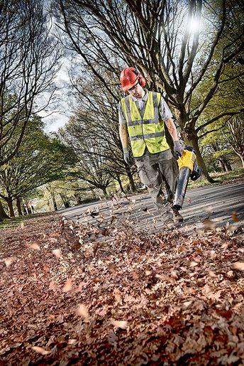 DEWALT akumulatorski puhač lišća DCM562PB - 18 V - SAMO ALAT