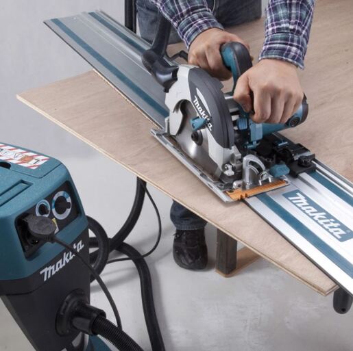 MAKITA vakumski usisivač VC3210LX1 - 1050 W