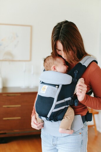 Ergobaby Adapt nosiljka, Cool air, Chambray