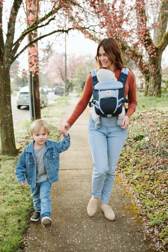 Ergobaby Adapt nosiljka, Cool air, Chambray