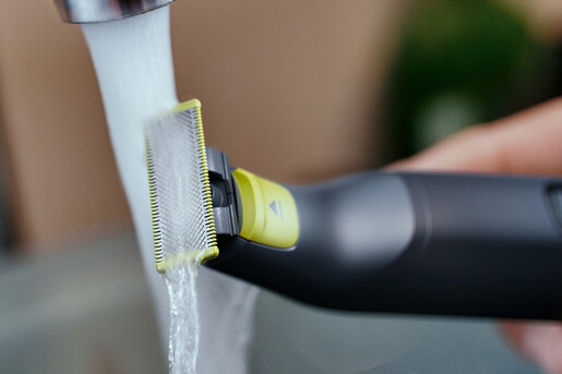 Philips hibridni aparat za brijanje OneBlade QP6530/15