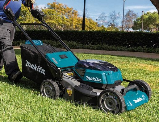 MAKITA akumulatorska rotaciona kosilica DLM532Z(18+18V, 53cm, samohodna, bez baterije)