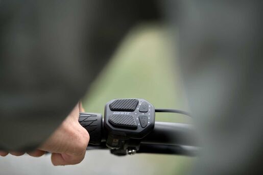 GIANT električni bicikl Roam E+ GTS crna, vel.M