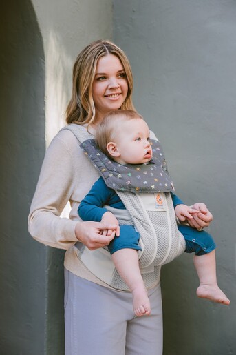 Ergobaby jastučići za grickanje i podbradak za Omni nosiljku - Chalkboard Stars