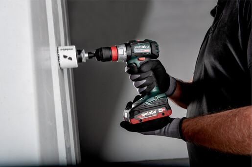 METABO akumulatorski set bušilica BS 18 LT BL SE + kutna brusilica WB18-LTX 125 BL-Q-SE + 2 akumulatora 18V 4,0Ah + Torba