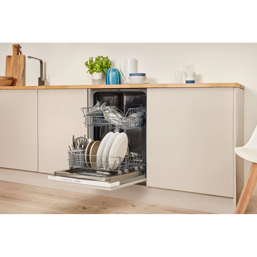 Indesit perilica posuđa DSIE 2B10