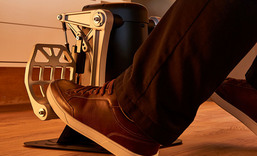 Thrustmaster TPR, kormilo