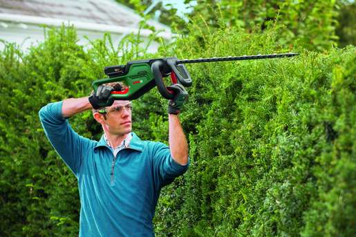 BOSCH Universal Hedgecut 18-50 (1x 2,5Ah+punjač) akumulatorske škare za živicu