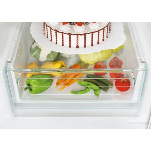 Candy hladnjak CCE3T618FW