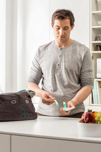 MAM set 2 mekane žlice sa poklopcem 6 + mj. roza