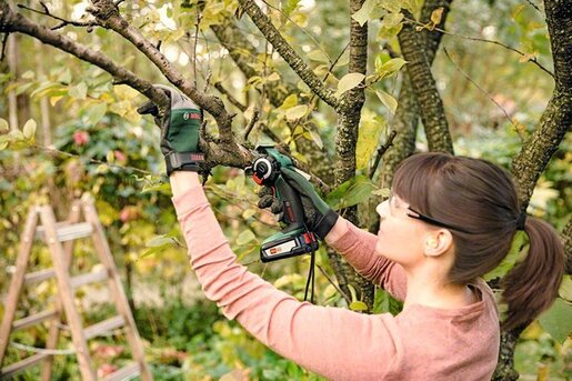 BOSCH Akumulatorska NanoBlade pila AdvancedCut 18, solo alat