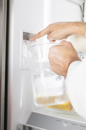 Bosch hladnjak KFF96PIEP