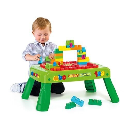 Molto stol sa kockama