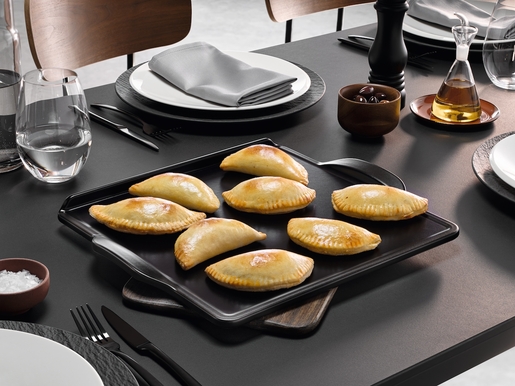 Miele Gourmet kamen za pečenje i pizzu HBS 70