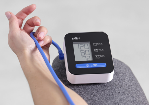 Braun tlakomjer za nadlakticu ExactFit 1