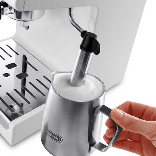 DeLonghi espresso aparat za kavu ECP33.21.W