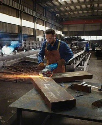 BOSCH Professional mala kutna brusilica GWS 1400 (125 mm) - u kartonu