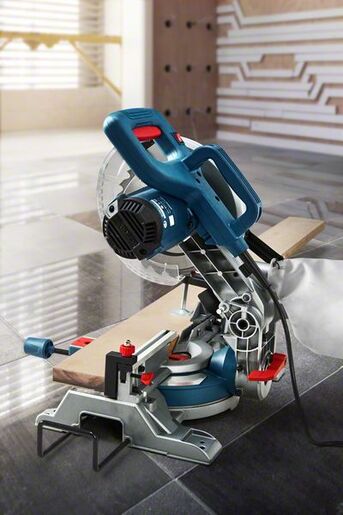 BOSCH Professional preklopna pila GCM 216