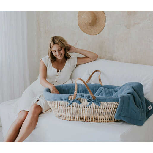 Bellamy Moses set (posteljina/navlaka, plahta, prekrivač i jastuk s udubljenjem za glavu), plavi