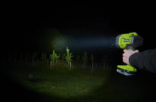 RYOBI akumulatorska svjetiljka RLS18-0 - 18V ONE+, do 2500 lumena, do 600m, masa 0,6kg - SAMO ALAT