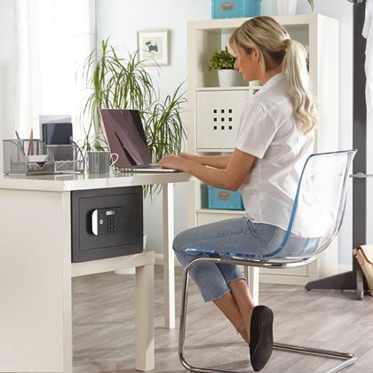 Yale trezor High Security Motorised Safe Home Fingerprint