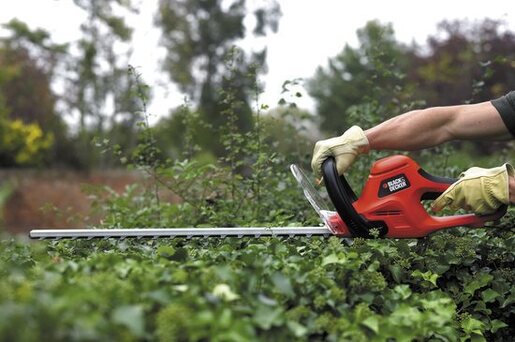 BLACK & DECKER škare za živu ogradu GT7030, 700W