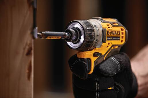 DEWALT akumulatorski udarni odvijač 12 V, 2x2.0 Ah - DCF601D2
