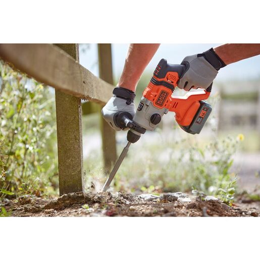 BLACK & DECKER akumulatorska udarna bušilica 18V, 4,0 Ah - BCD900M1K