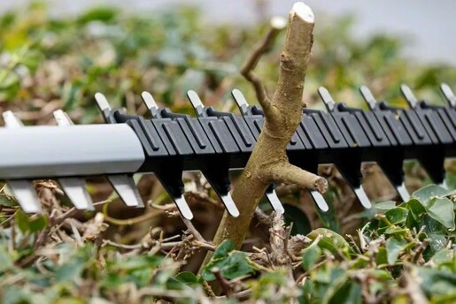 Bosch Professional akumulatorske škare za živicu GHE 18V-60, SAMO ALAT