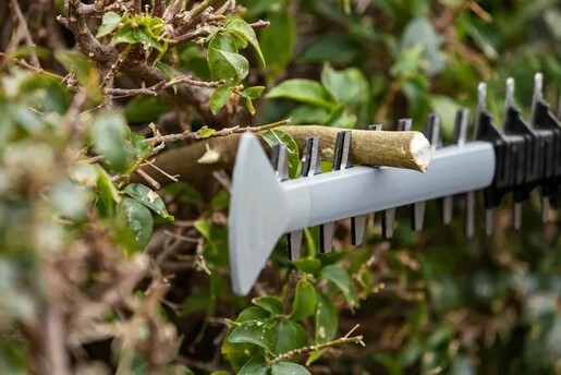 Bosch Professional akumulatorske škare za živicu GHE 18V-60, SAMO ALAT