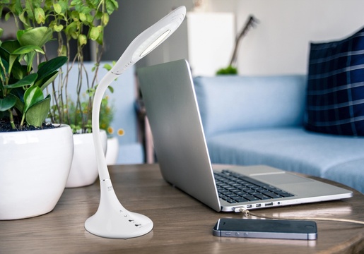 Stolna svjetiljka PATTAYA, IP20, bijela