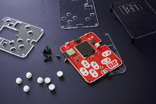 CircuitMess STEM uradi-sam igraća konzola Bit