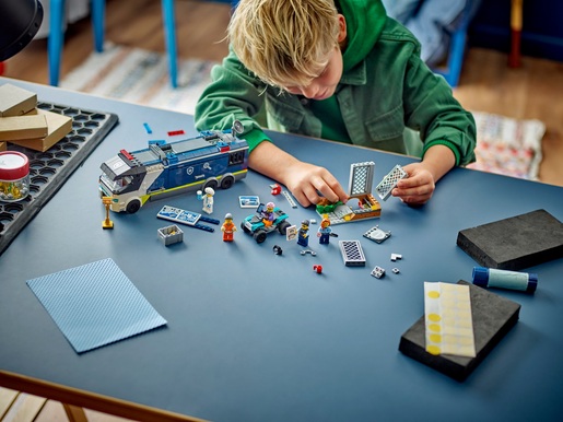 LEGO City Kamion s forenzičkim laboratorijem 60418