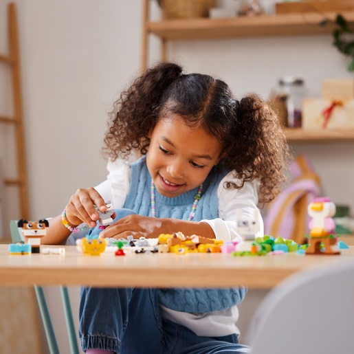 LEGO Classic Kreativni ljubimci 11034