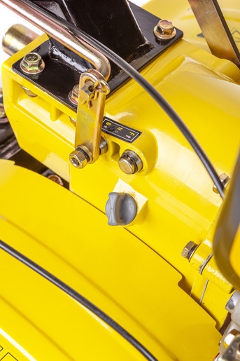 ADK diesel motorna kopačica DT900 - 6 KS + gumeni kotači + metalni kotači + plug