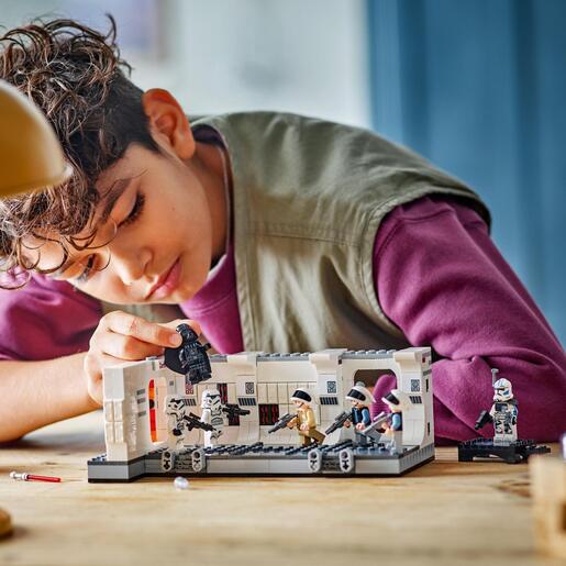 LEGO Ukrcavanje na Tantive IV™ 75387