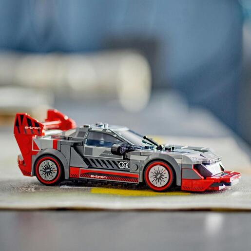 LEGO Trkaći automobil Audi S1 e-tron quattro 76921
