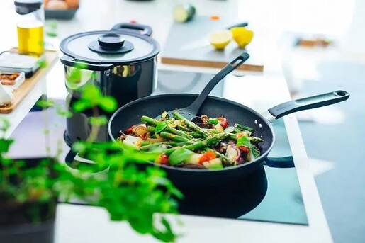 FISKARS tava Functional Form, 26 cm (1026573)